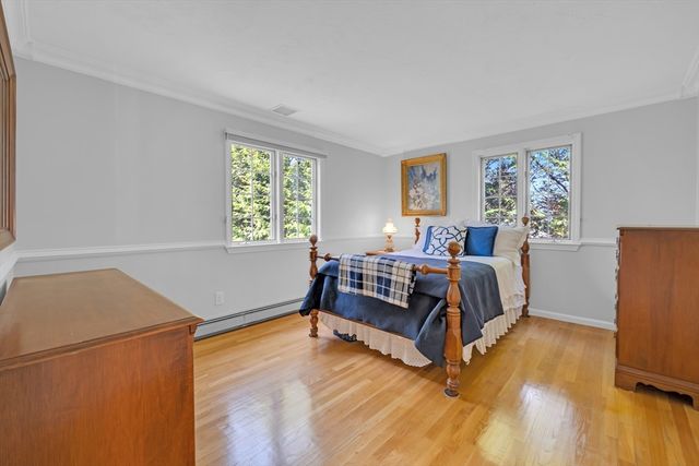 14 Mctaggart St, Westborough, MA 01581