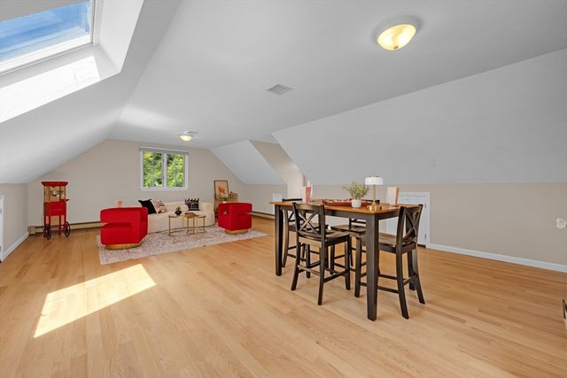 14 Mctaggart St, Westborough, MA 01581