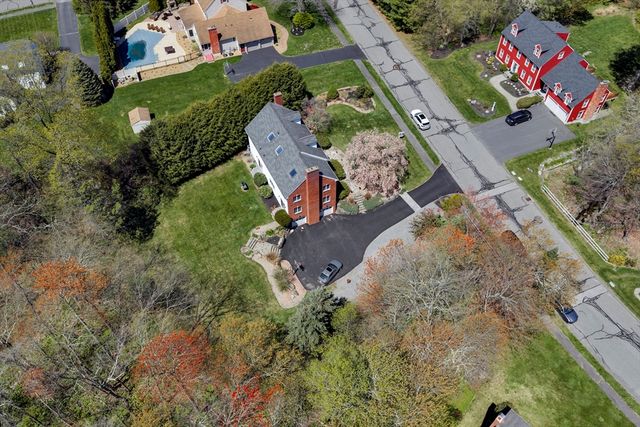 14 Mctaggart St, Westborough, MA 01581