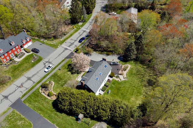 14 Mctaggart St, Westborough, MA 01581