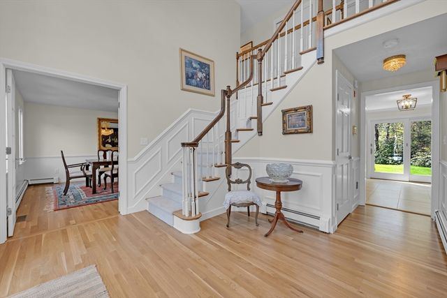 14 Mctaggart St, Westborough, MA 01581