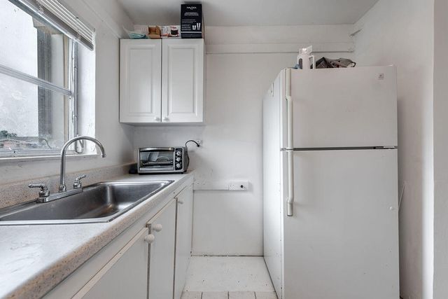 2739 Dudley Drive E, West Palm Beach, FL 33415