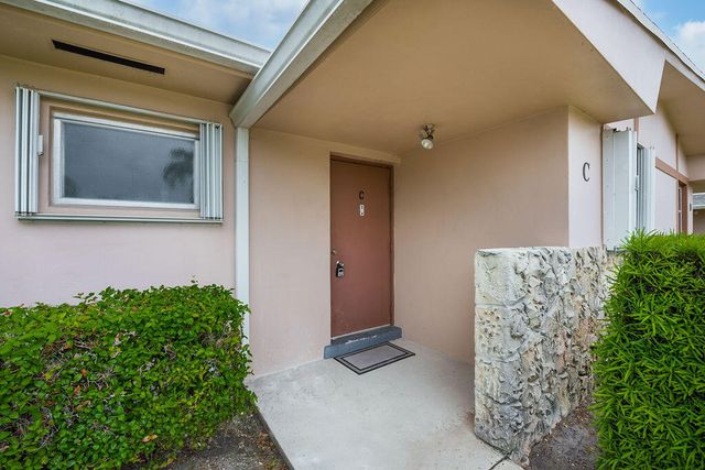 2739 Dudley Drive E, West Palm Beach, FL 33415