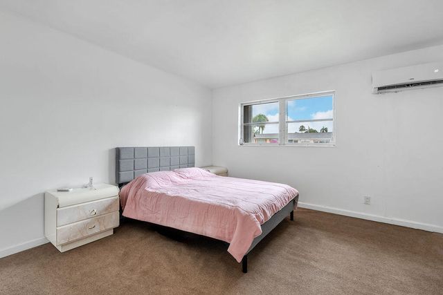 2739 Dudley Drive E, West Palm Beach, FL 33415