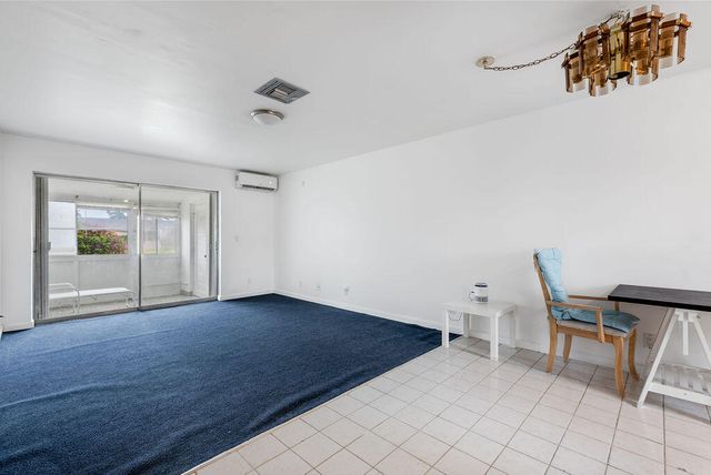 2739 Dudley Drive E, West Palm Beach, FL 33415