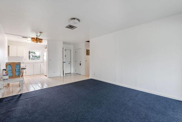 2739 Dudley Drive E, West Palm Beach, FL 33415