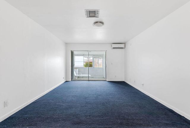 2739 Dudley Drive E, West Palm Beach, FL 33415