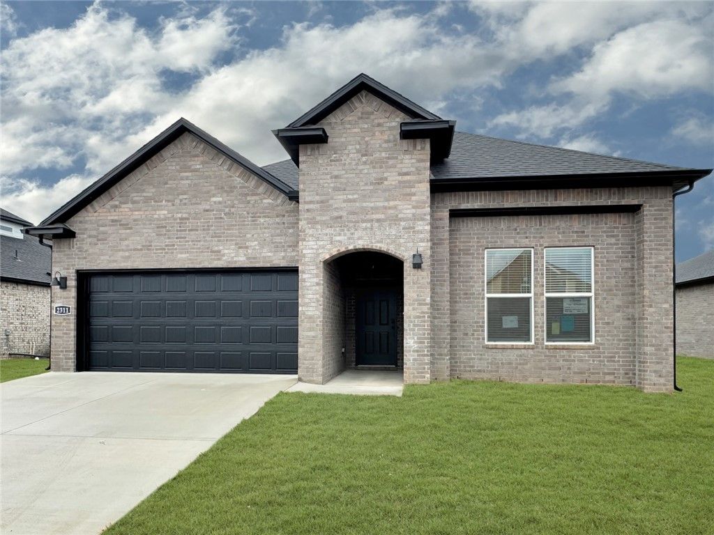 1021 Thornwood Place, Bentonville, AR 72713