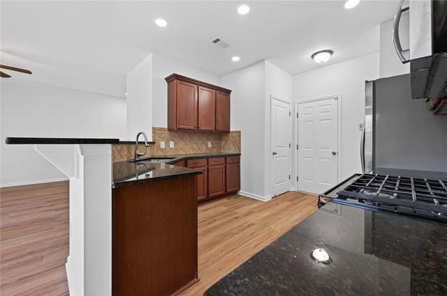 5999 Cobblestone Creek Trail, Mableton, GA 30126