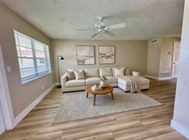 61 Woodland Drive 205, Vero Beach, FL 32962
