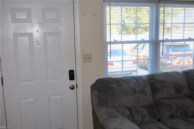 316 Gaylor LN, Newport News, VA 23602