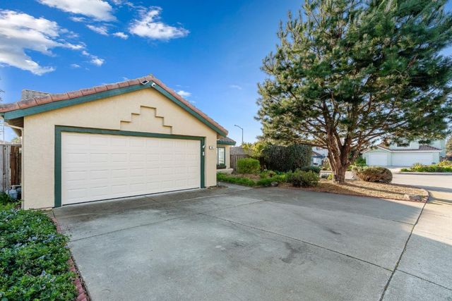 292 Quebrada Del Mar Road, Marina, CA 93933