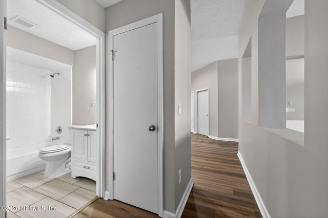 12549 LOCHLOOSA Lane, Jacksonville, FL 32218