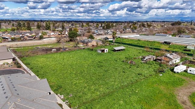 1686 E Foster Drive H, Tulare, CA 93274