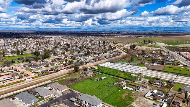 1686 E Foster Drive H, Tulare, CA 93274