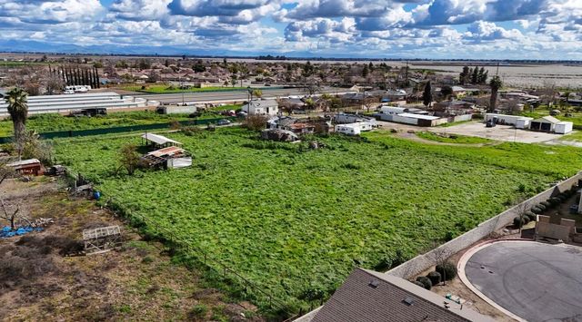 1686 E Foster Drive H, Tulare, CA 93274