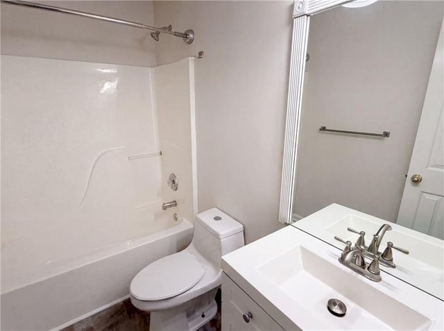 305 Cobb Court, Hampton, GA 30228