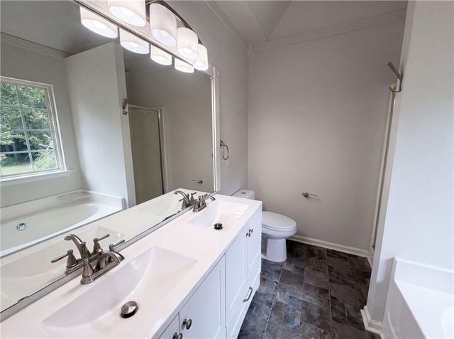 305 Cobb Court, Hampton, GA 30228