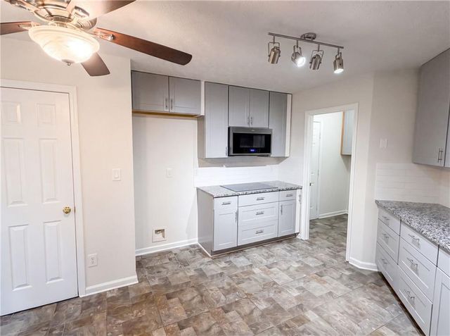 305 Cobb Court, Hampton, GA 30228
