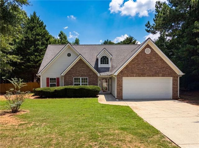305 Cobb Court, Hampton, GA 30228