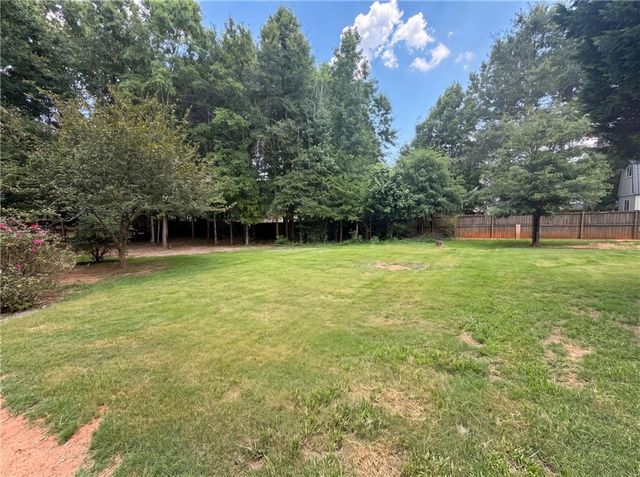 305 Cobb Court, Hampton, GA 30228