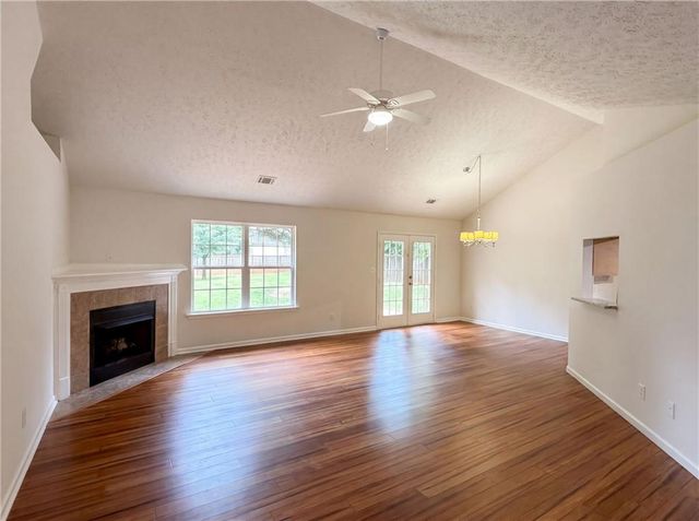 305 Cobb Court, Hampton, GA 30228