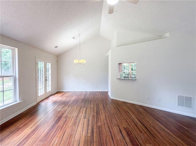 305 Cobb Court, Hampton, GA 30228