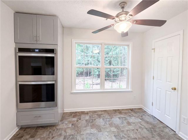 305 Cobb Court, Hampton, GA 30228