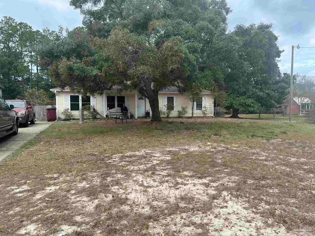 2025 Church St, Gulf Breeze, FL 32563