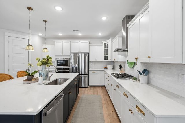 1566 N Lakeshore Drive, Mount Pleasant, SC 29466