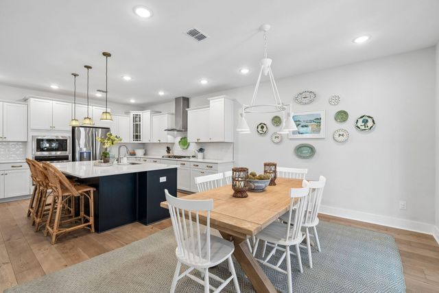 1566 N Lakeshore Drive, Mount Pleasant, SC 29466