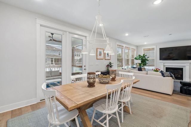1566 N Lakeshore Drive, Mount Pleasant, SC 29466