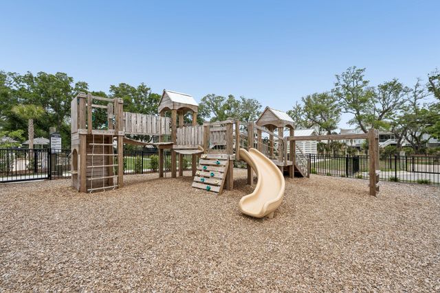 1566 N Lakeshore Drive, Mount Pleasant, SC 29466