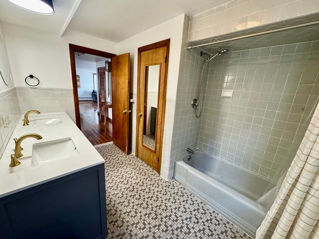 156 Nichols Avenue 1, Watertown, MA 02472