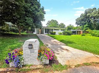 2559 Dale Creek Drive NW, Atlanta, GA 30318