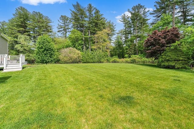 27A Devonshire Dr, Billerica, MA 01821