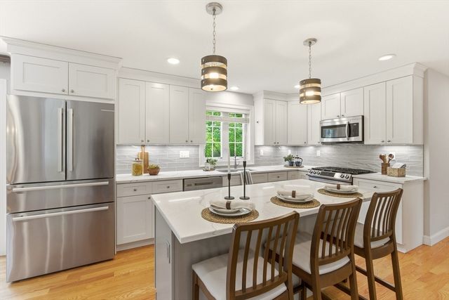 27A Devonshire Dr, Billerica, MA 01821