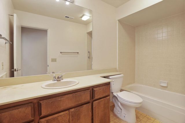 3511 Schooner Dr, Stockton, CA 95219