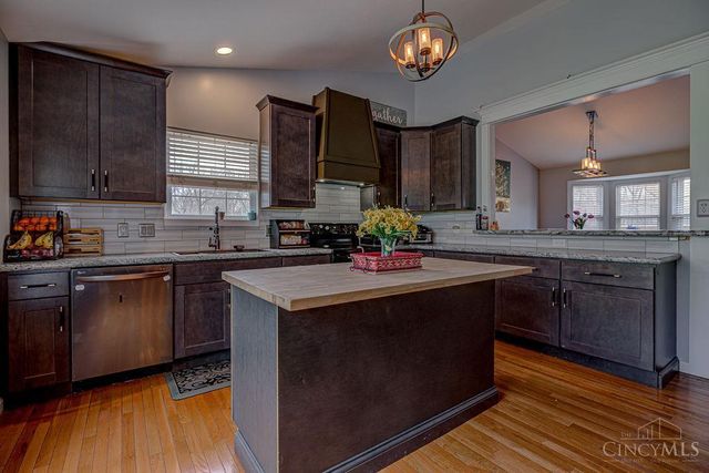 1648 Brookridge Circle Drive, Miller Twp, IN 47025