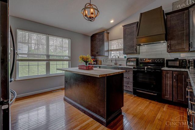 1648 Brookridge Circle Drive, Miller Twp, IN 47025
