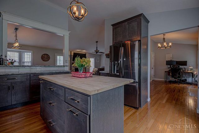 1648 Brookridge Circle Drive, Miller Twp, IN 47025