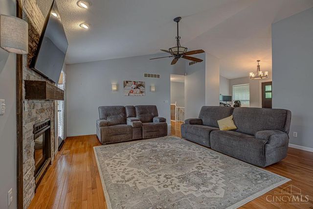 1648 Brookridge Circle Drive, Miller Twp, IN 47025