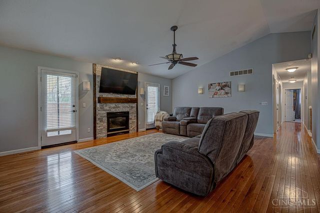 1648 Brookridge Circle Drive, Miller Twp, IN 47025