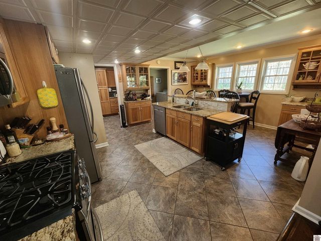 205 Forsythia, Paducah, KY 42003
