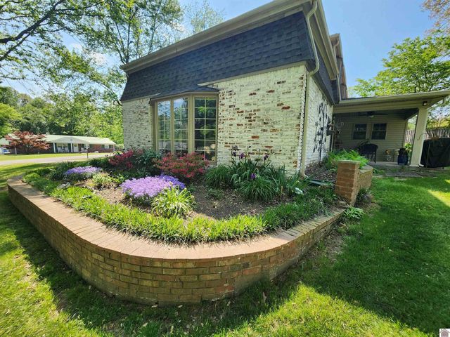 205 Forsythia, Paducah, KY 42003