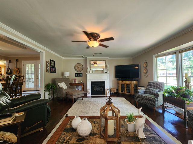 205 Forsythia, Paducah, KY 42003