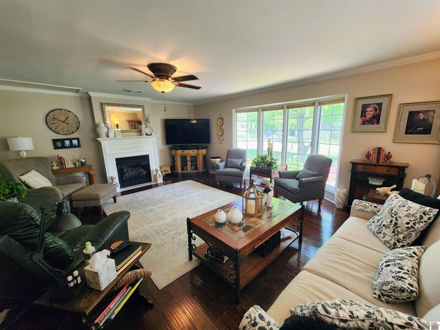 205 Forsythia, Paducah, KY 42003