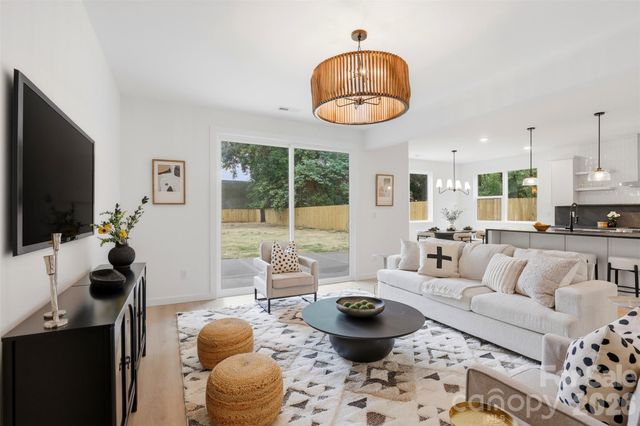 2818 Dogwood Avenue, Charlotte, NC 28206