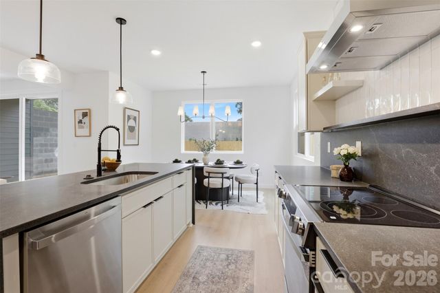2818 Dogwood Avenue, Charlotte, NC 28206