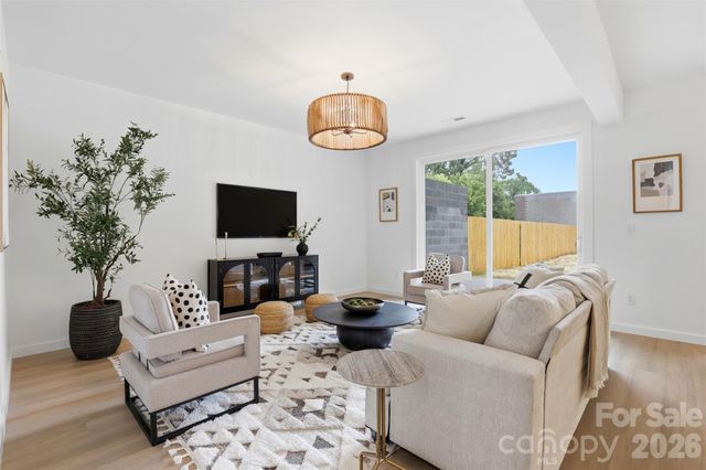 2818 Dogwood Avenue, Charlotte, NC 28206